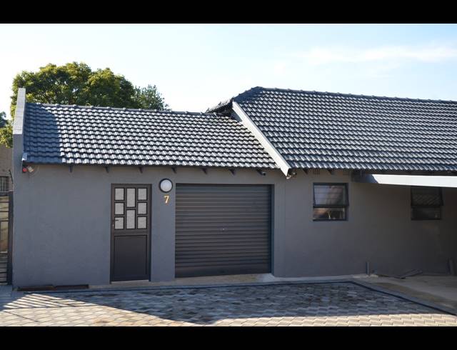 6 BEDROOM HOUSE FOR SALE IN DISCOVERY
